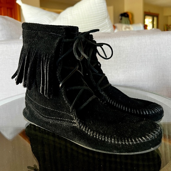 Minnetonka Tramper Boot - Picture 7 of 9